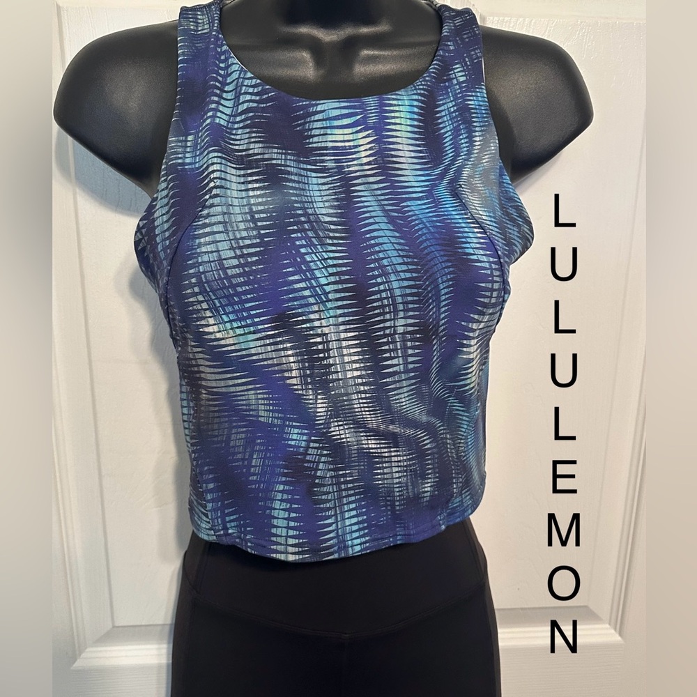 lululemon athletica Navy and Teal Patterned Crop Tank w/ Built-in Bra - Size 6
